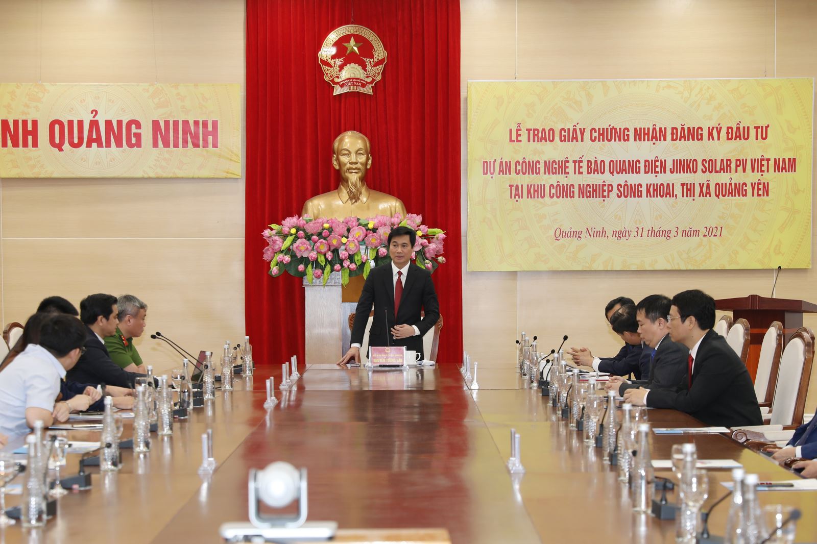 Lãnh đạo tỉnh Quảng Ninh trao giấy chứng nhận đầu tư trị giá 500 triêu USD