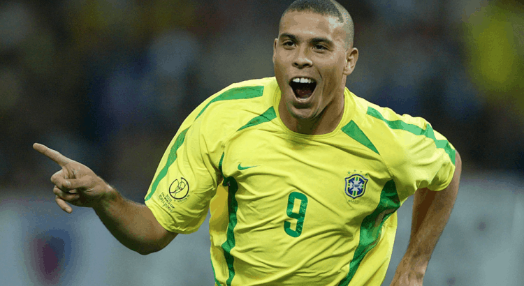 Ronaldo "béo" nói gì về kiểu tóc lạ 