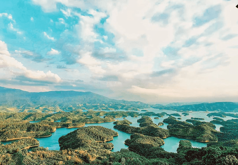 Hồ Tà Đùng cùng vẻ đẹp thiên nhiên hùng vĩ